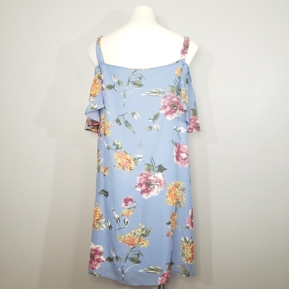 Hummingbird Floral Cold-Shoulder Shift Dress - Picture 3 of 4